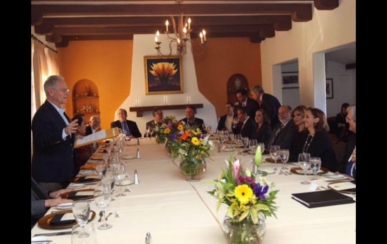 Ruiz Massieu presidió, además, una reunión en la que participaron los cónsules de México en Arizona. TWITTER / @ruizmassieu