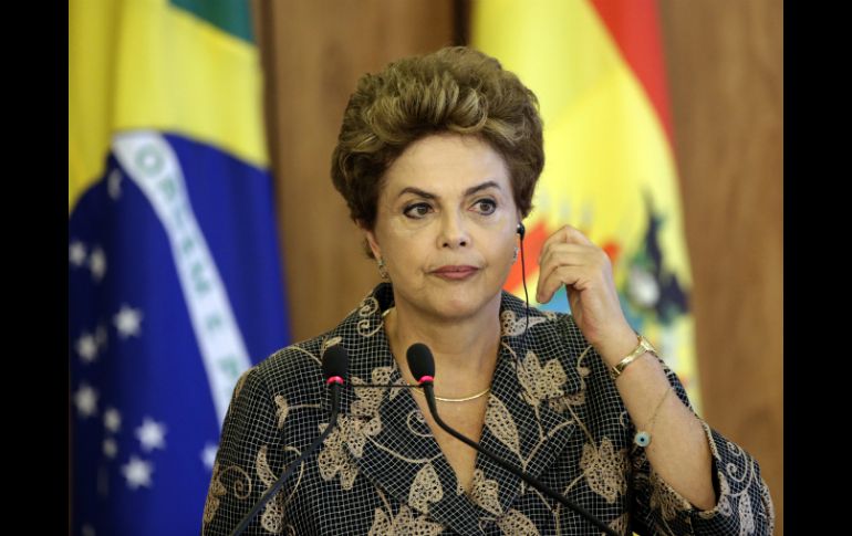 'El gobierno está colocando todos los recursos necesarios en esta lucha por la defensa de la vida', afirma Rousseff. EFE / F. Bizerra