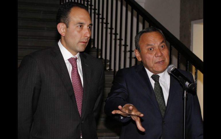 Roberto Gil (i) y Jesús Zambrano (d) fueron entrevistados durante la Comisión Parlamentaria Mixta México-Unión Europea. SUN / ARCHIVO