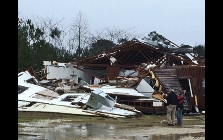 También se registraron daños en granjas avícolas y una tienda en el condado Leake, Mississippi. AP / R. Moore