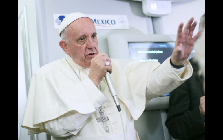Francisco reitera que un Pontífice ''tiene un corazón'' y ''que puede tener una amistad sana con una mujer''. AP / A. Di Meo