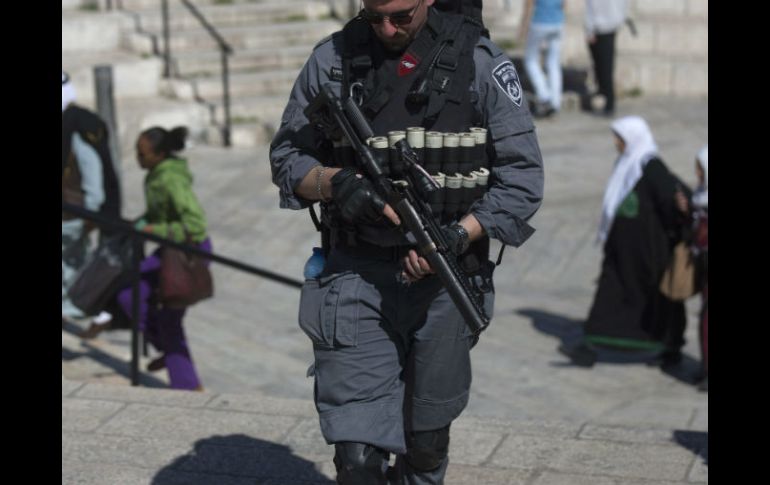 Debido al incremento de casos de apuñalamientos, el Gobierno israelí incrementó la seguridad en las calles. EFE / A. Safadi