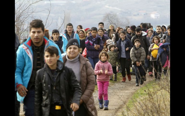 'La lucha contra el tráfico de inmigrantes es prioridad para la UE en la gestión de la crisis de refugiados', afirman. AP / B. Grdanoski