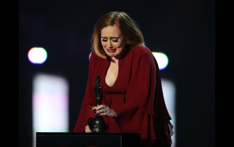 Adele, entre lágrimas, agradeció a sus seguidores por acompañarla durante todos estos años. AP / J. Ryan