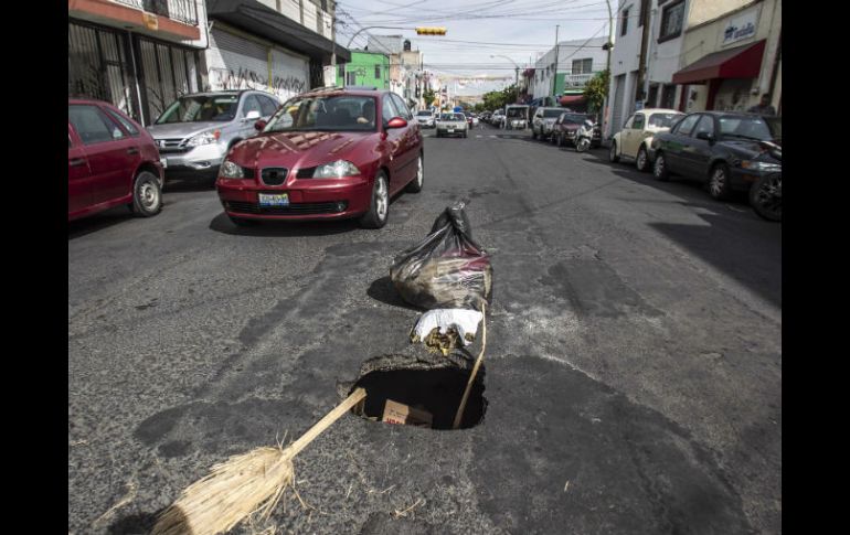Bache en la calle Pedro Buzeta, en Santa Teresa. EL INFORMADOR / R. Tamayo