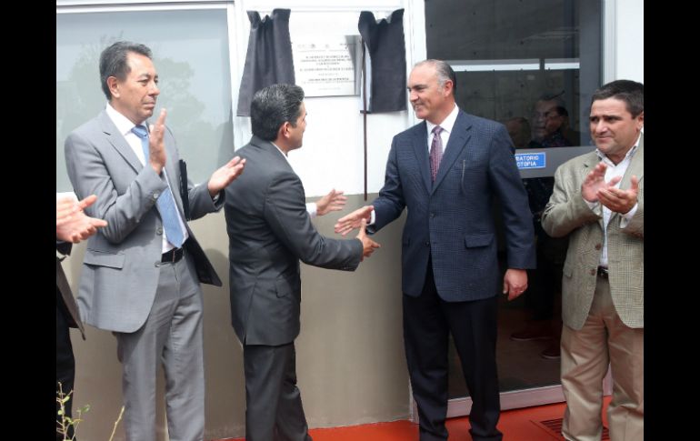 El laboratorio fue inaugurado por el autoridades del CRT y el titular de Sagarpa, José Calzada Rovirosa. EL INFORMADOR / M. Vargas