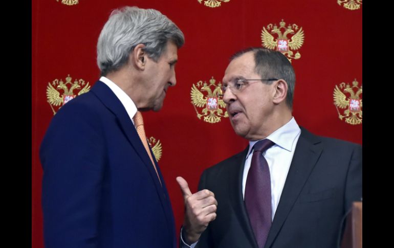 Tras el encuentro con Putin, Kerry ofreció una conferencia de prensa junto a su homólogo ruso, Sergei Lavrov. EFE / A. Nemenov
