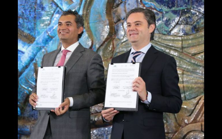 La Secretaría de Educación Pública y la Comisión Federal de Electricidad firman un convenio de colaboración. TWITTER / @SEP_mx
