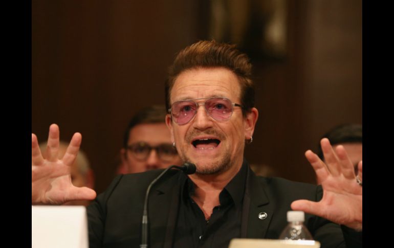 Bono afirma qe cuando te ríes de ellos, cuando marchan por las calles, les quitas su poder. AFP / ARCHIVO