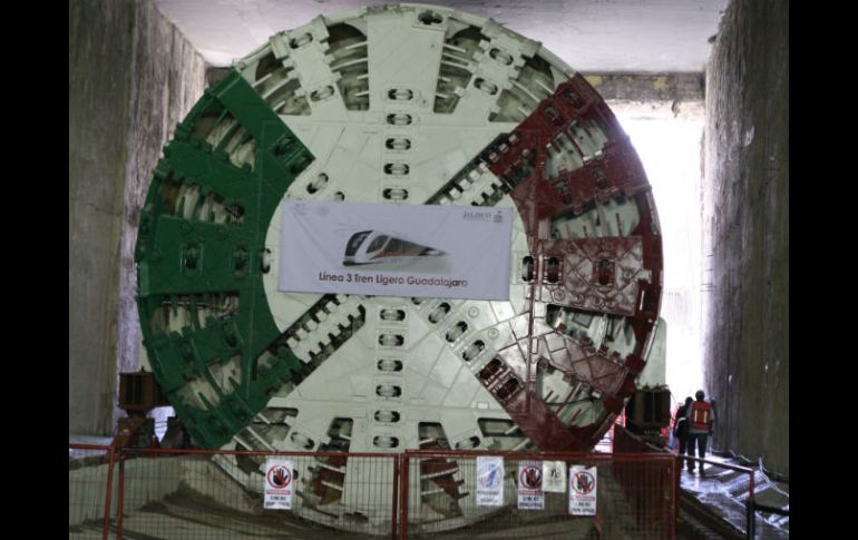 La tuneladora fue decorada con los colores de la Bandera de México, y está prácticamente lista para iniciar su labor. EL INFORMADOR / R. Tamayo