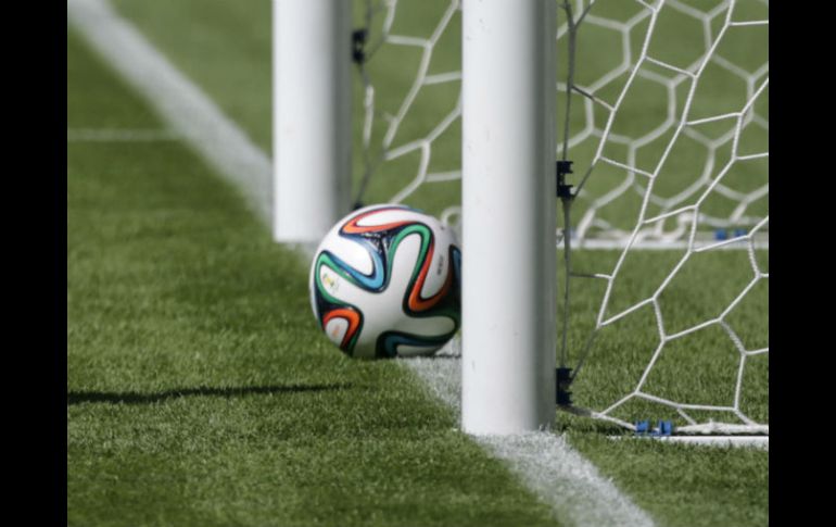La UEFA decidirá más adelante su el 'Ojo de Halcón' se implanta en la Europa League. AFP / ARCHIVO