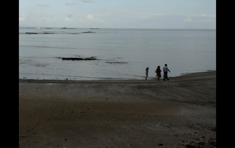 Cuando los tripulantes llegaron besaron la arena de la playa, aseguran bañistas. AP / ARCHIVO