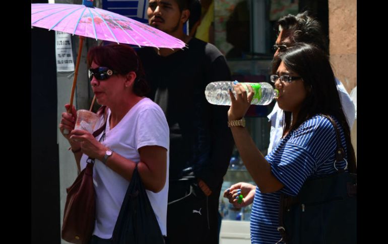Autoridades remarcaron la importancia de tomar precauciones para evitar golpes de calor. EL INFORMADOR / ARCHIVO