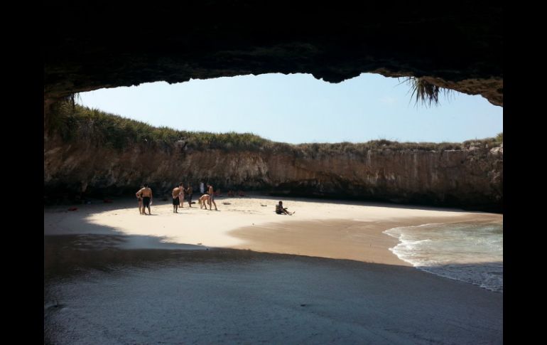 El ingreso a la Playa del Amor, la favorita de los turistas, quedará restringido a partir del nueve de mayo. EFE / ARCHIVO