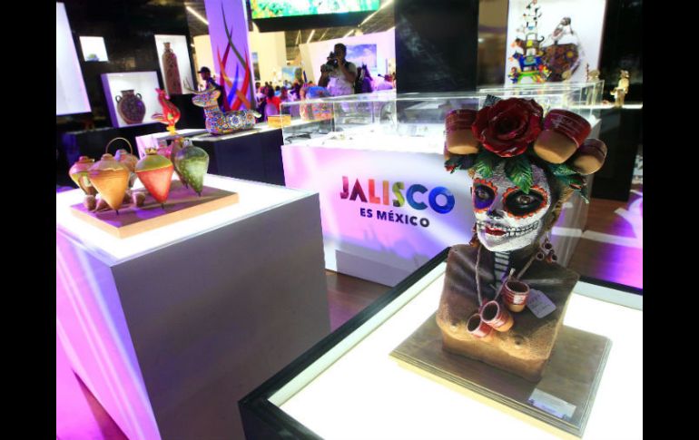 El pabellón de Jalisco, dentro del Tianguis Turístico, muestra las artesanías del Estado y los atractivos que ofrece a los visitantes. EL INFORMADOR / E. Barrera