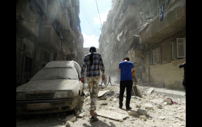 Los bombardeos han ocasionado cuantiosos daños a edificios. EFE / Z. Al Shimale