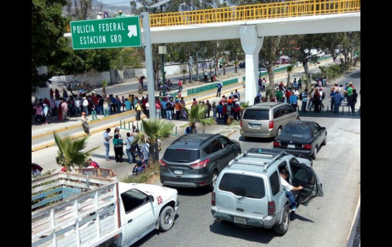 Los pobladores bloquearon la vía el pasado 28 de abril. SUN / ARCHIVO