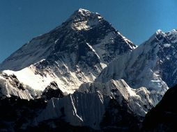 Casi 300 alpinistas extranjeros y sus guías buscan llegar a la cumbre este año. AP / ARCHIVO