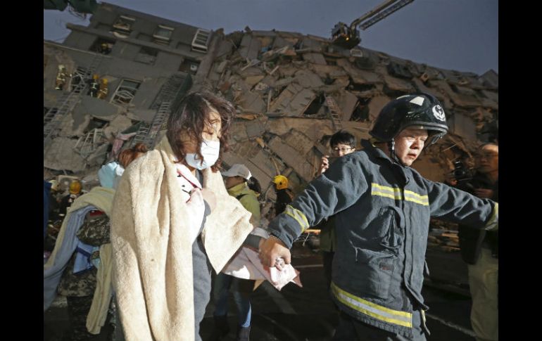 El sismo se produce después de que en febrero, un temblor de magnitud 6.4 dejara 117 muertos tras el colapso de un edificio. AP / ARCHIVO