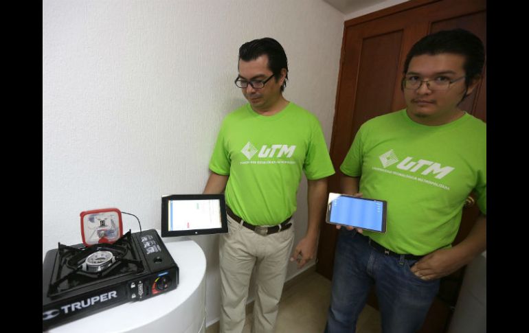 José Solís Solís y Ernesto Bracamontes Flores, desarrolladores de la aplicación. NTX / H. Borges