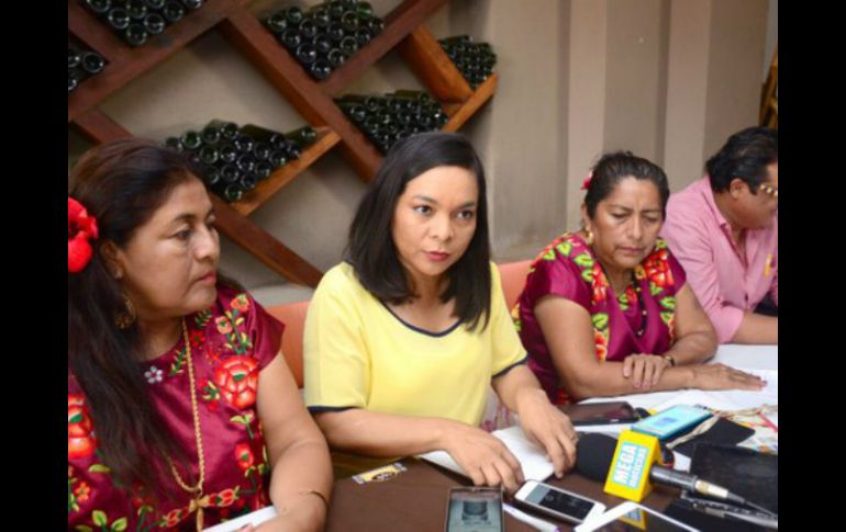 ''Miembros del CEN del PRD harán base en Juchitán hasta terminada la elección'', sentencia Beatriz Mojica Morga. TWITTER / @Beatriz_Mojica