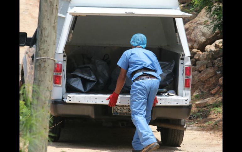 Este lunes, inició la reinhumación de los más de 100 cuerpos encontrados en Tetelcingo, Morelos. EFE / ARCHIVO