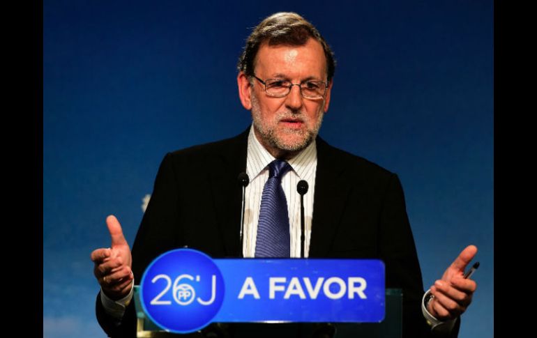 Rajoy advierte al líder socialista, Pedro Sánchez, de que un nuevo bloqueo a su investidura supondría una irresponsabilidad. AFP / J. Jordan