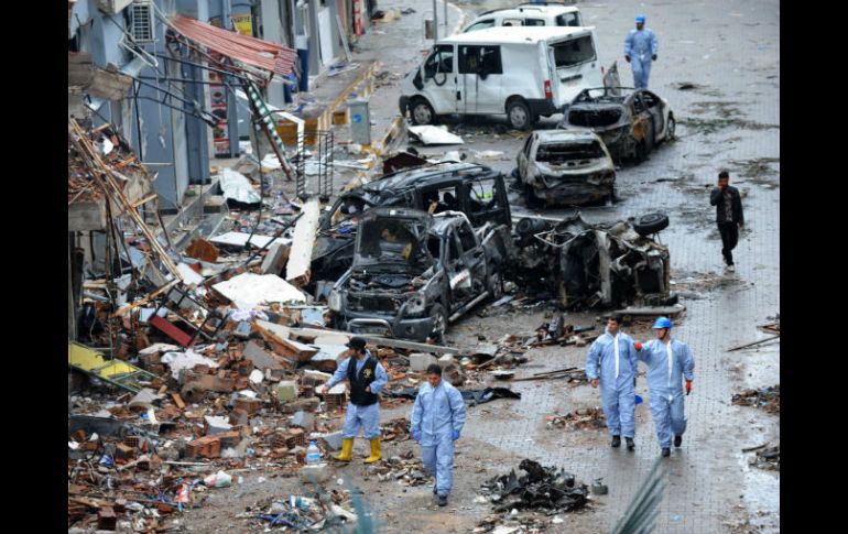 La explosión provocó daños a la calle, a oficinas y a viviendas cercanas. AFP / ARCHIVO