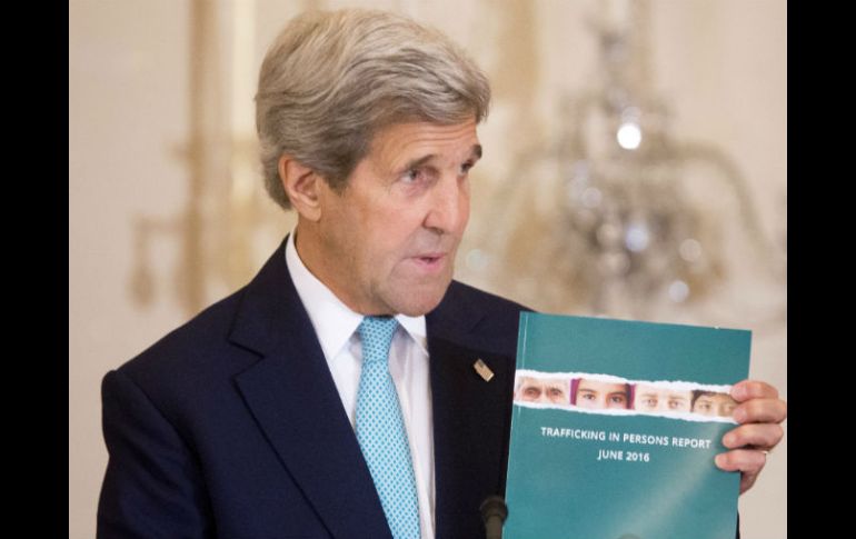 La trata de personas afecta a 20 millones de víctimas en el mundo, detalla John Kerry durante el reporte del informe. EFE / M. Reynolds