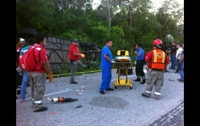 Aún resta por identificar a dos mujeres del accidente sobre la carretera Felipe Carrillo Puerto-Tulum. EFE / STR