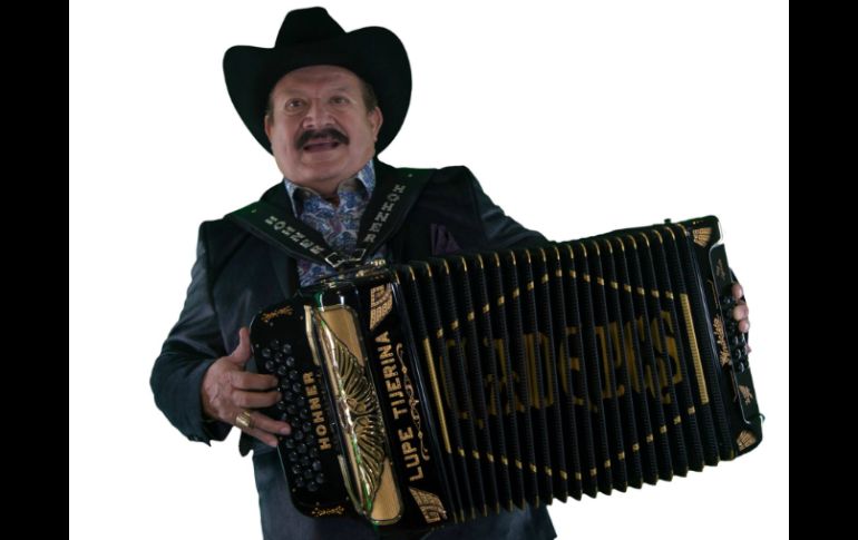 Al velorio se han dado cita reconocidas figuras de la música regional mexicana, principalmente del género norteño. FACEBOOK / Los Cadetes De Linares de Lupe Tijerina