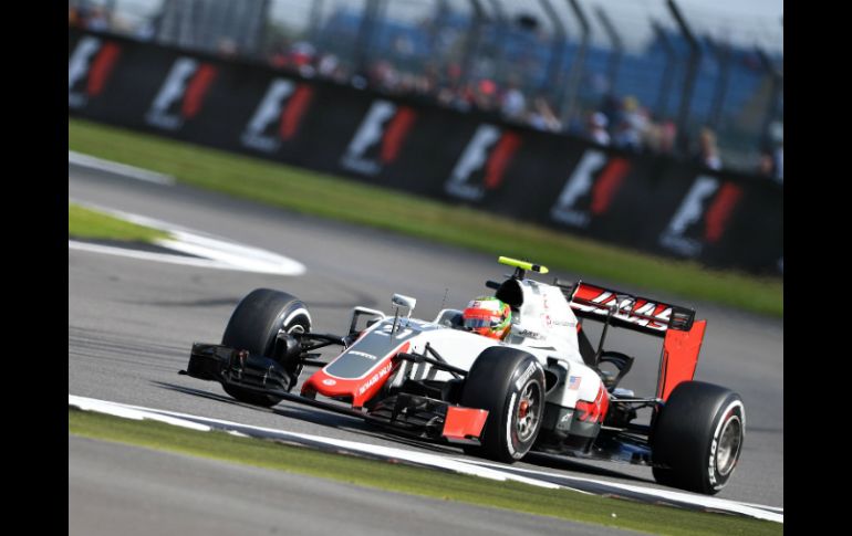 El mexicano se colocó en las pruebas de Inglaterra detrás del Francés Romain Grosjean. AFP / A. Isakovic