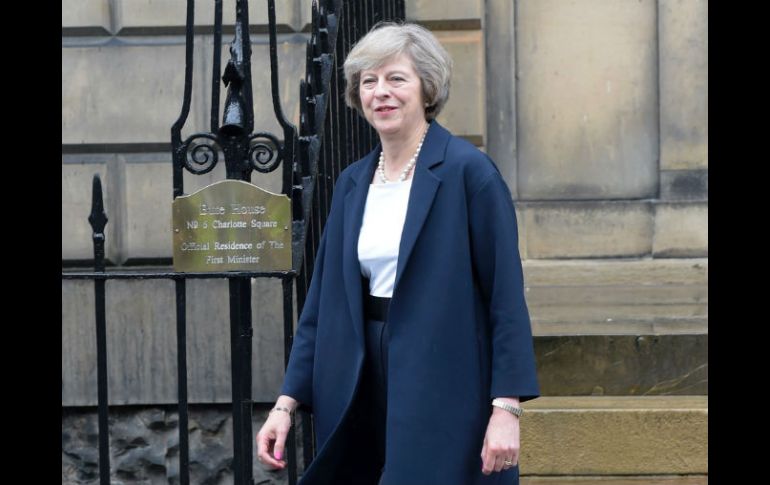 La primera ministra británica, Theresa May, ha sugerido que ni siquiera los europeos que ya residen en RU podrian quedarse. AFP / ARCHIVO