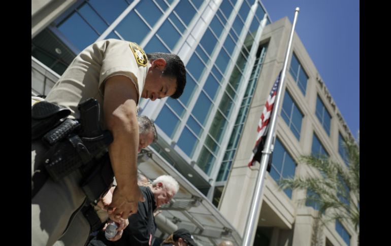 Estados Unidos encadena varias semanas de luto, desde el izado de las banderas a media asta por el tiroteo en Dallas. AP / ARCHIVO