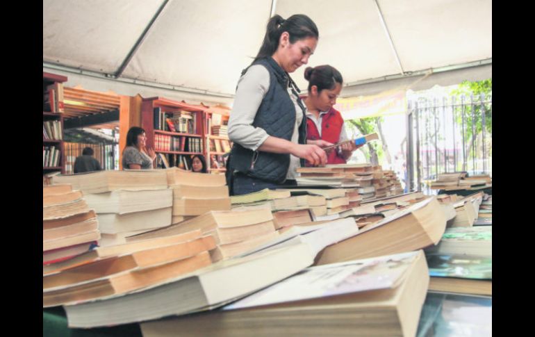 Lectura. Los mexicanos adultos leen menos libros y más revistas. EL INFORMADOR / A. García