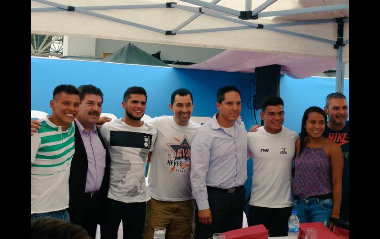 El Code Jalisco organizó una comida para despedir a los atletas jaliscienses. TWITTER / @codejalisco