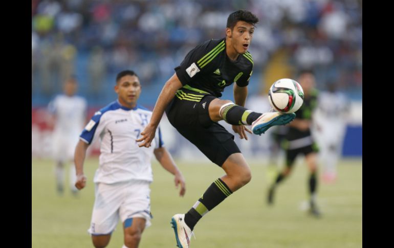 Jiménez se convirtió en el futbolista más caro en la historia del futbol azteca. AP / ARCHIVO