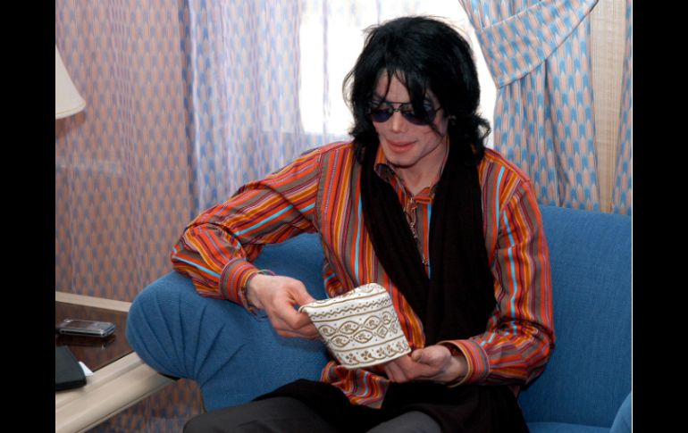 Señalan que Michael Jackson se disfrazaba de payaso y fingía otro acento para evitar que lo reconocieran. AFP / ARCHIVO