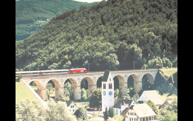 Hauenstein line. El placer de viajar en tren por Suiza, sencillamente incomparable. ESPECIAL / Cortesía: Turismo Suiza