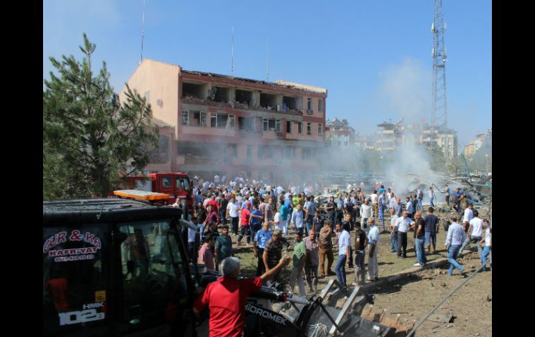 Segundo ataque. A las afueras de una comisaría en Elazig: murieron cinco policías y hubo más de 200 heridos. AP / K. Kilic