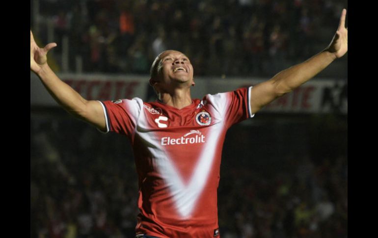 El colombiano Juan Pérez, al 38, abrió el marcador por Veracruz. MEXSPORT / L. Monroy