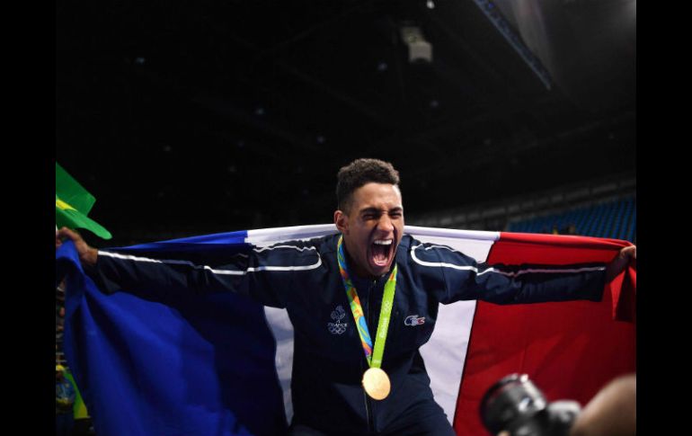 El francés y su novia, Estelle Mossely, son los únicos que le dieron medallas de oro a su país en el boxeo de Río 2016. AFP / Y. Cortez