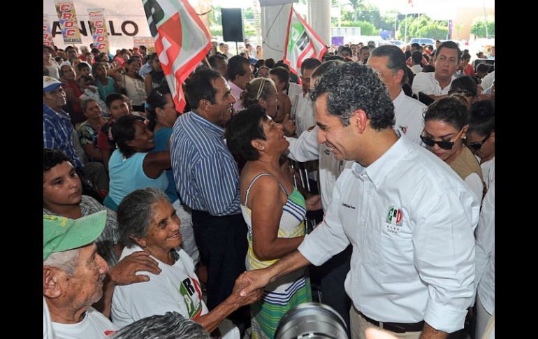 Ochoa Reza estuvo en la Asamblea de Consejeros Políticos, Municipales, Estatales y Nacionales del Comité del PRI en Colima. TWITTER / @EnriqueOchoaR