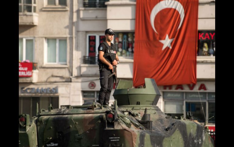 Unas 20 mil personas han sido detenidas y unos 70 mil funcionarios despedidos en una serie de purgas lanzadas por Erdogan. EFE / ARCHIVO