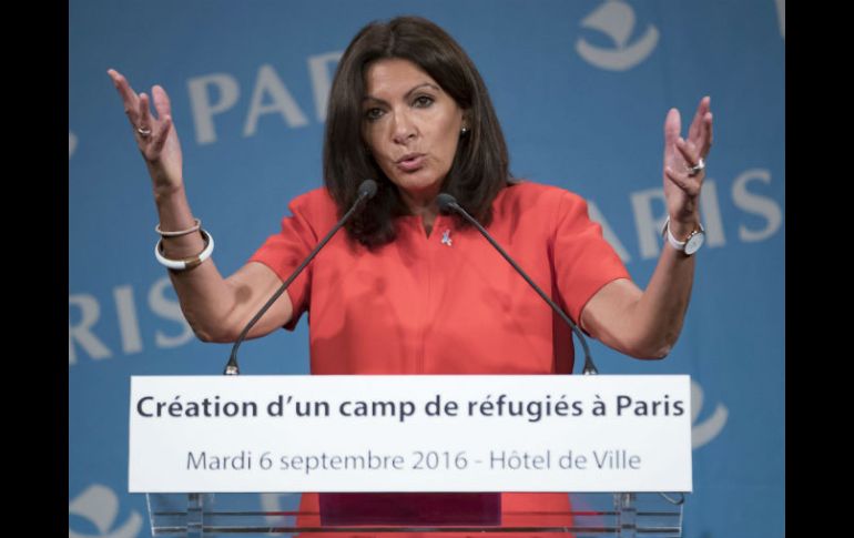 Anne Hidalgo (foto) anuncia la creación después de que se produjo un incendio intencionado en un centro de refugiados. EFE / I. Langsdon