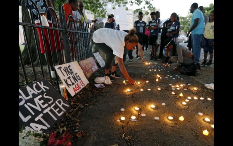Los familiares del niño de 13 años siguen de luto y ocupados con los preparativos del funeral. AP / J. LaPrete