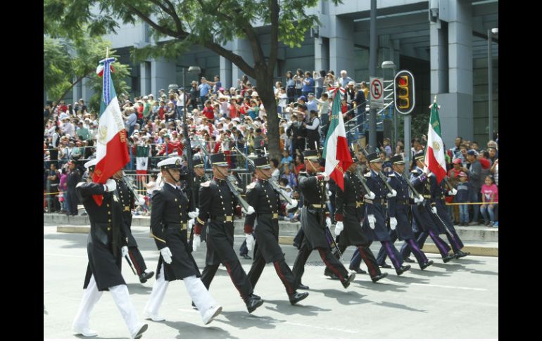 Así se  llevó a cabo el desfile militar en conmemoración del 206 aniversario de la Independencia de México. NTX / J. Torres