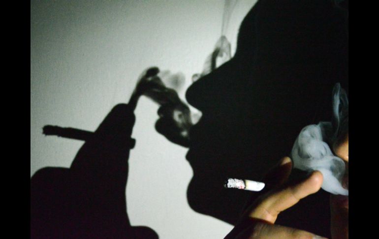 ''La disposición se ha postergado más de cuatro años; y las consecuencias del tabaquismo también tienen precio'', señalan. NTX / ARCHIVO