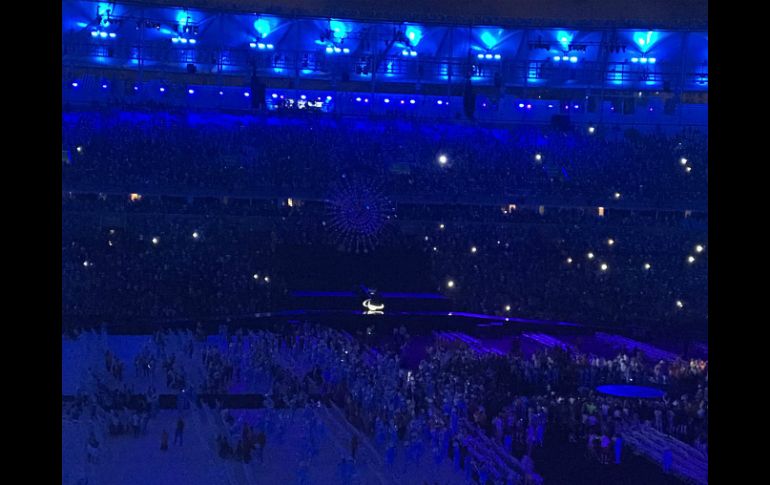 La flama paralímpica de Río 2016 se apagó en medio de las notas de la cantante Ivete Sangalo. TWITTER / @rio2016_es