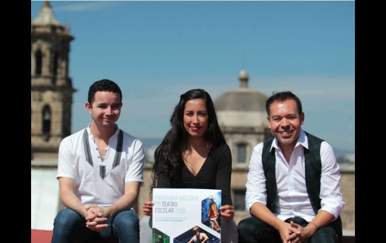 Gabriela Escatel, Felipe Curiel (Izqu.) y Abelardo Ferré (Der.) llevarán el teatro a los estudiantes del Estado.  /